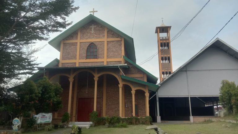 Paroki Tiga Juhar