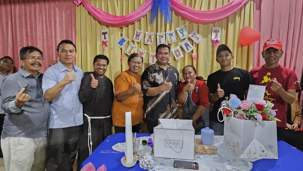 2f.Ultah Mgr