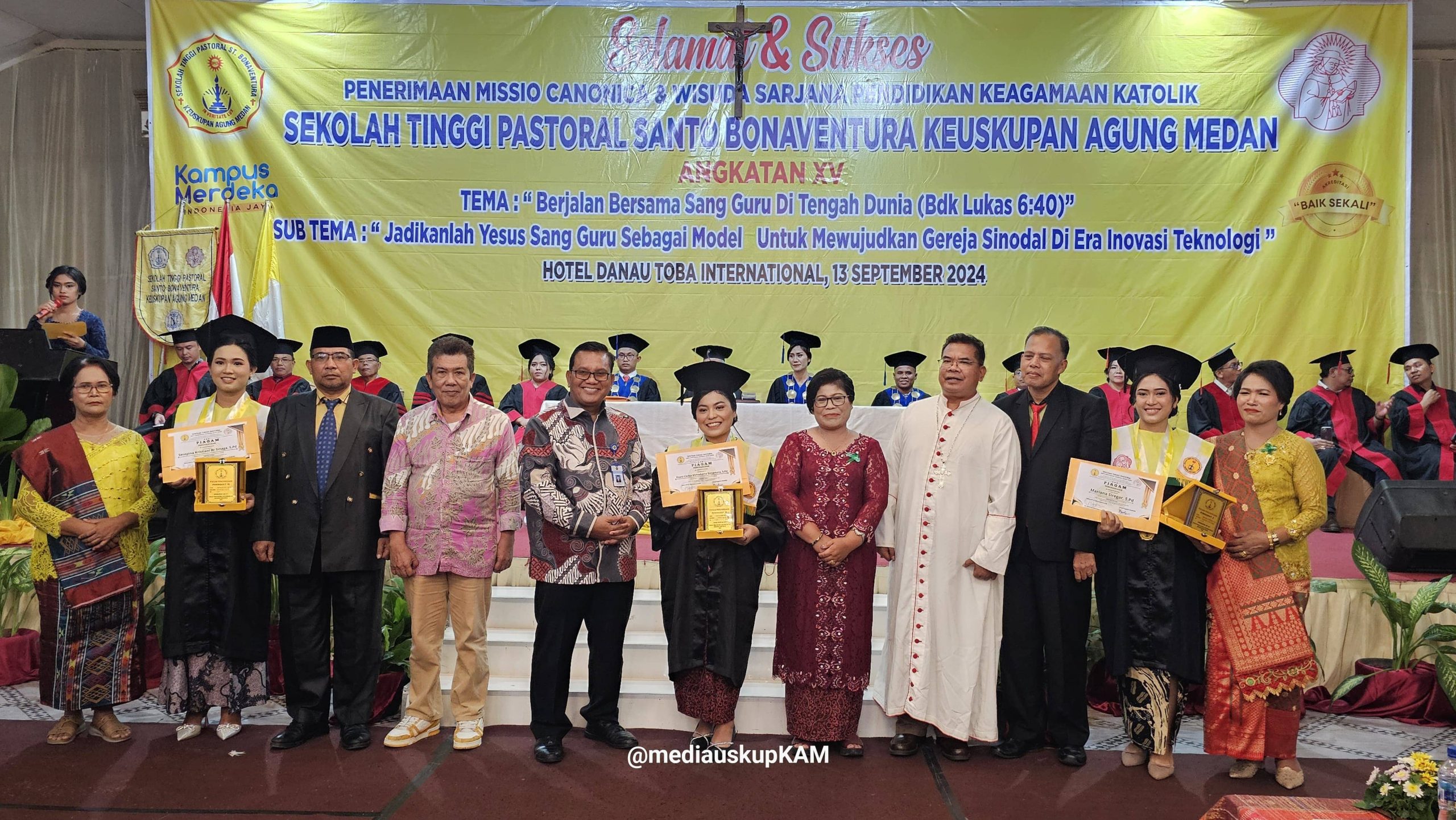 11.Wisuda STP