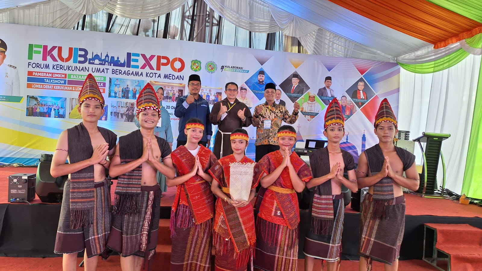 Penampilan Tarian OMK KAM di FKUB Expo Medan Tarian dari OMK KAM